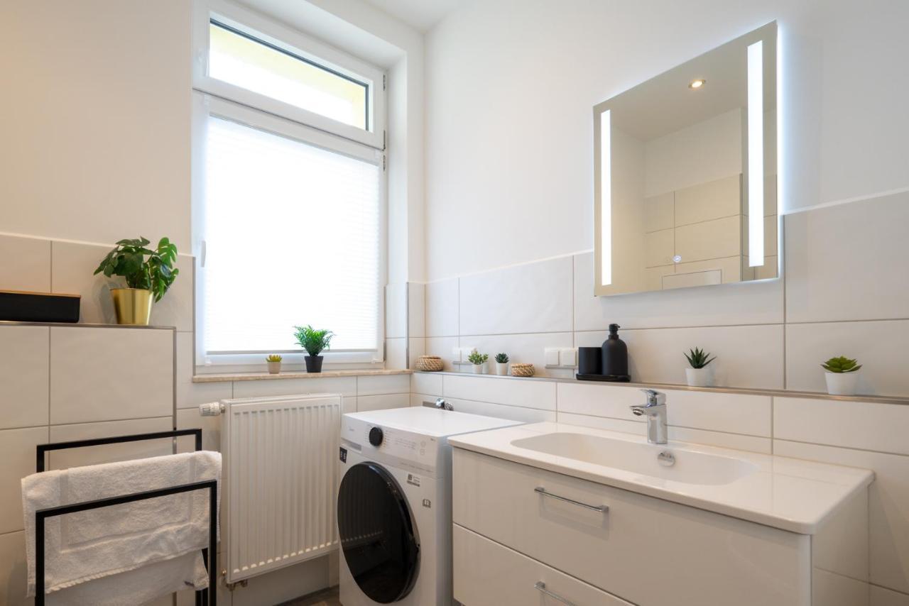 Maremar - Design Apartment - Luxus Boxspringbett - Zentral - Kueche - Arbeitsplatz - Highspeed Wlan Gera Exterior foto